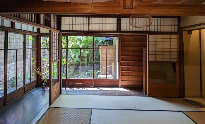 Gallery一茶亭 | 京都の街にひっそり佇む。現代アートやお茶の文化に触れる